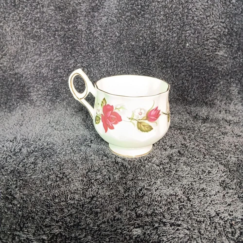 Elizabethan Fine Bone China Cup‎ w/Gold Trim Made In England 4185 Rose NB #8